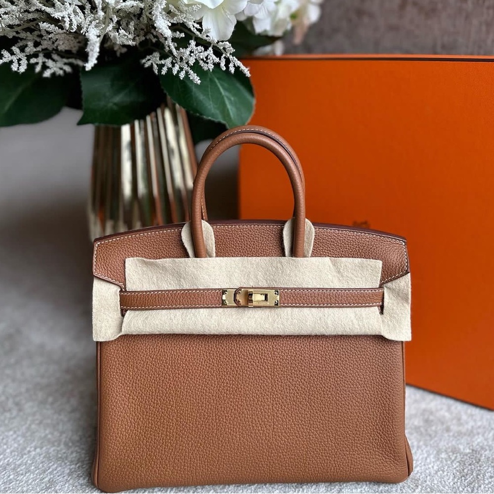 100% authentic NIB Hermes Birkin 25 gold togo ghw stamp Z